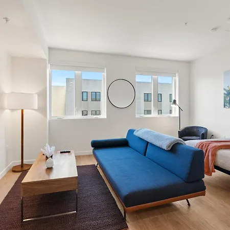 Bright Studio On Sunset Blvd Pool, Parking, Gym-2