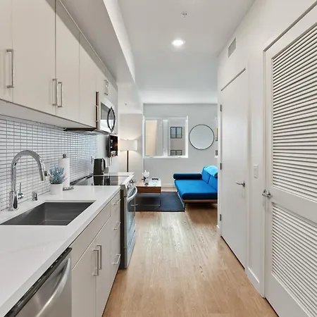 Bright Studio On Sunset Blvd Pool, Parking, Gym-3